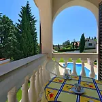 Sun Palace