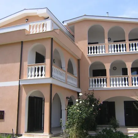 Sun Palace Guest house Premantura