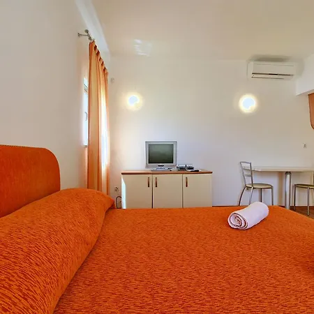 Sun Palace Pensión 4*