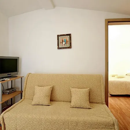 Sun Palace Pensión Premantura